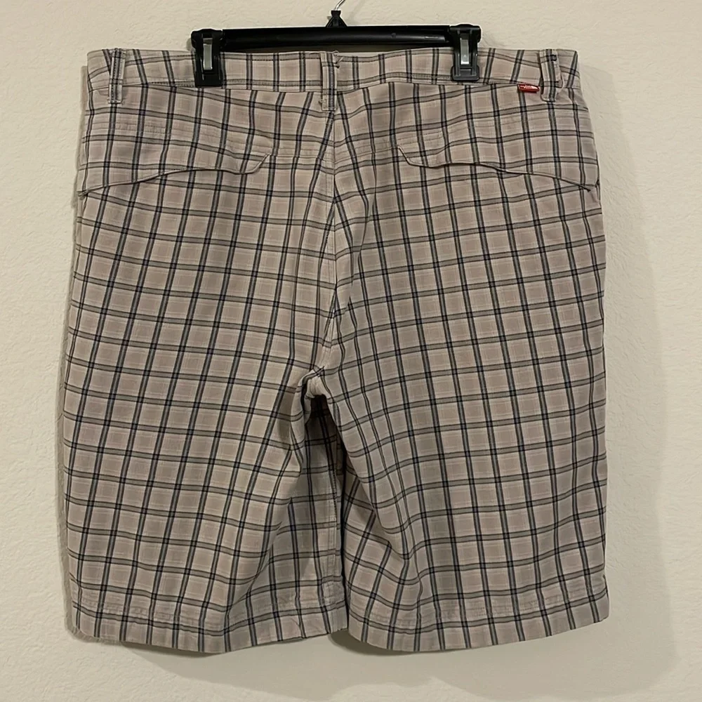 The North Face Men’s Plaid Shorts Size 40 100% Cotton Contemporary Causal